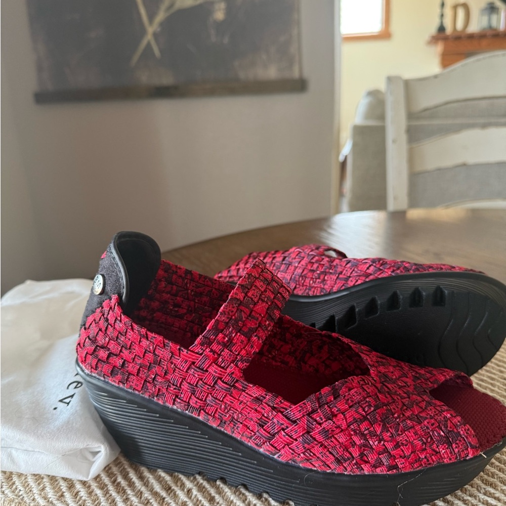 bernie mev. Red and Black Woven Flats